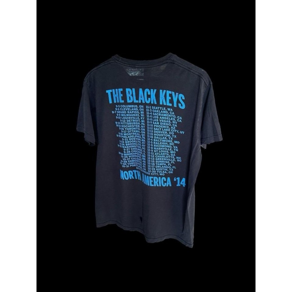 Black Keys America 2014 Turn Blue Tour Band T-shirt Sz Large Distressed Holes‎